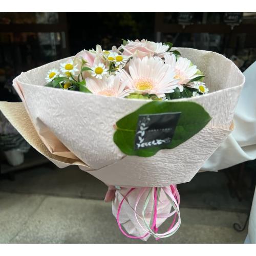 ��o�ɁA���ӂ����߂āu���ʗp�s���N�u�[�P M�v4