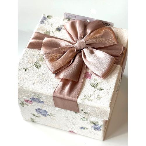 �y�V���{���t�����[�z�Ԃ̂������̐΂���F�t�����[BOX7